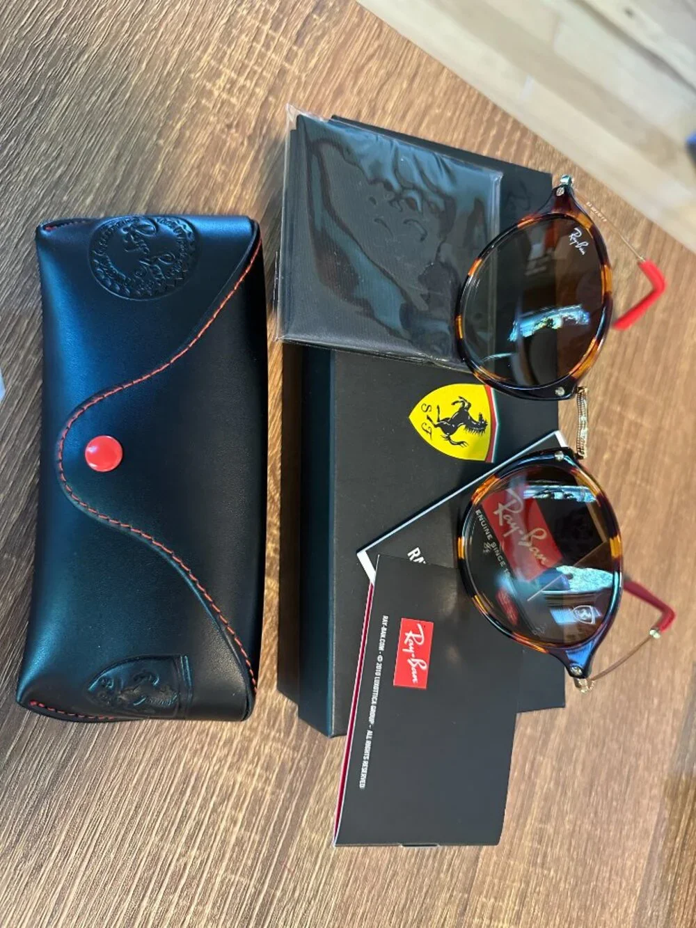 Ray Ban FERRARI Collection SCUDERIA RB2447MF